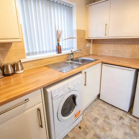 Beautiful, Peaceful, 5 Bedroom With Hot Tub! Vakantiehuis *