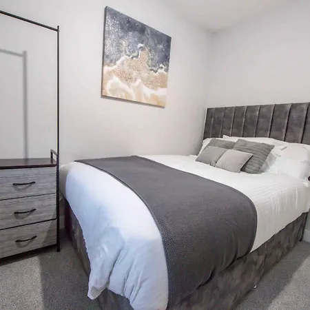 Beautiful, Peaceful, 5 Bedroom With Hot Tub! Vakantiehuis Manchester