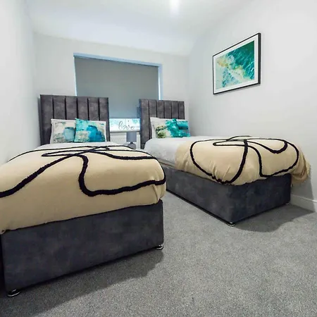 Beautiful, Peaceful, 5 Bedroom With Hot Tub! Vakantiehuis Manchester