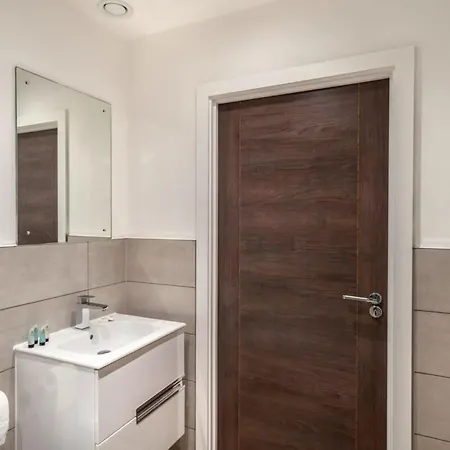 Apartamento Stayzeni, Alexandra Rise Neat 1br Flat Manchester