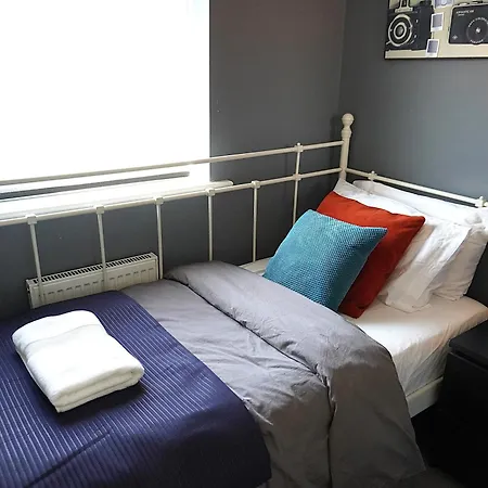 Habitación en casa particular Luxury - Pick A - Free Parking & Kitchen Access, Near Etihad Stadium, The Coop Live & Piccadilly Station, *
