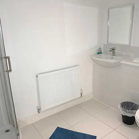 Luxury - Pick A - Free Parking & Kitchen Access, Near Etihad Stadium, The Coop Live & Piccadilly Station, Manchester