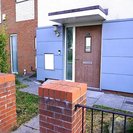 Luxury - Pick A - Free Parking & Kitchen Access, Near Etihad Stadium, The Coop Live & Piccadilly Station, Mánchester