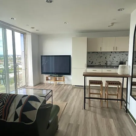 Entire Highrise Hideaway * Manchester