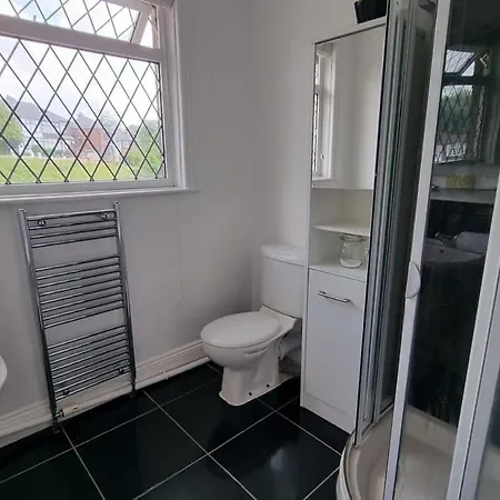 City Superhost House On Rochdale Road Манчестер