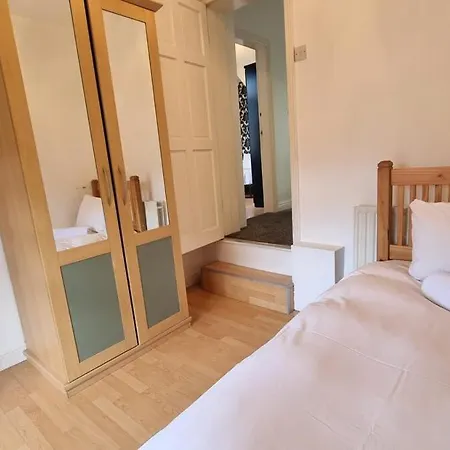 City Superhost House On Rochdale Road * Манчестер