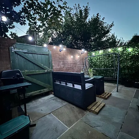 בית אירוח Lux Super King Private Bath Mediacity, Mufc, Salford מנצ'סטר