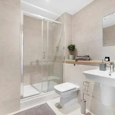 New! Media 1br Free Wifi Lejlighed *