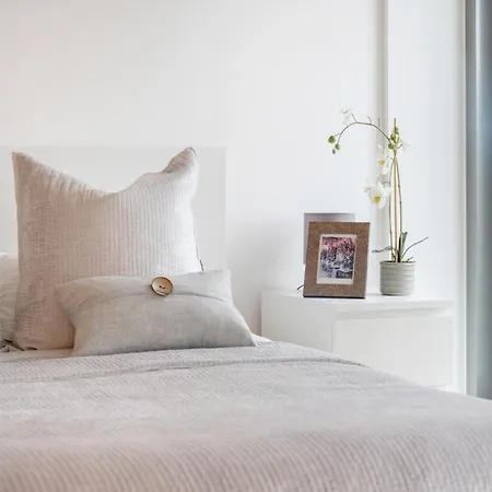 Lejlighed New! Media 1br Free Wifi *