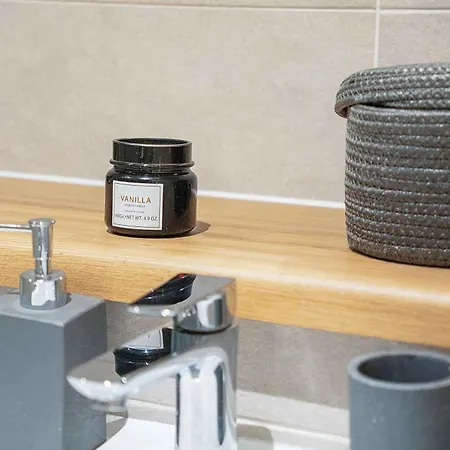 New! Media 1br Free Wifi * Manchester