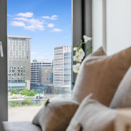 New! Media 1br Free Wifi * Manchester