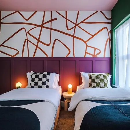 Modern 4-bedroom In Manchester