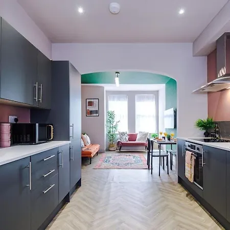 Casa de Férias Modern 4-bedroom In Manchester