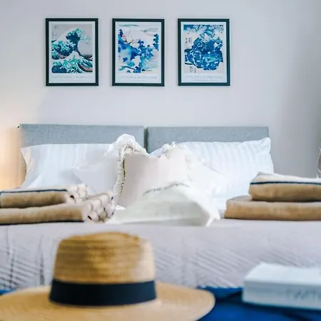 Stylish Home, Games Room, Sleeps 6, Large Driveway, Perfect For Groups Apartment Manchester