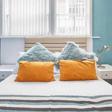 Apartment Host & - 007 *