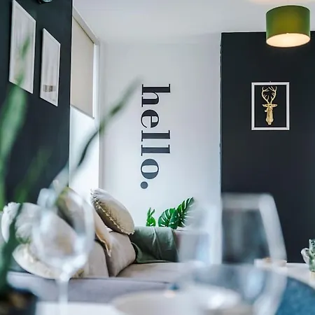 Media 2bed Apartment, Amazing Views, Smart Tv, Perfect For Contractors, Professionals, Families And Leisure Apartment