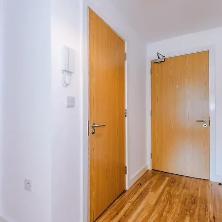 Media 2bed Apartment, Amazing Views, Smart Tv, Perfect For Contractors, Professionals, Families And Leisure *