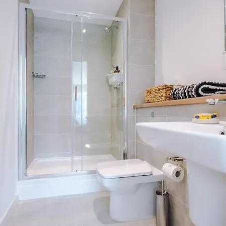 Apartment Media 2bed Apartment, Amazing Views, Smart Tv, Perfect For Contractors, Professionals, Families And Leisure *