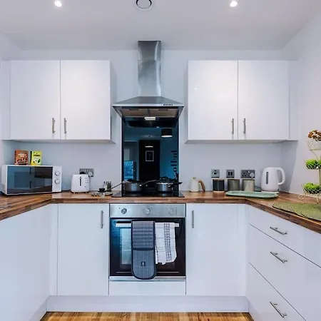 Media 2bed Apartment, Amazing Views, Smart Tv, Perfect For Contractors, Professionals, Families And Leisure Apartment
