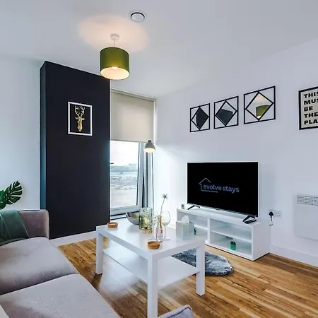 Media 2bed Apartment, Amazing Views, Smart Tv, Perfect For Contractors, Professionals, Families And Leisure