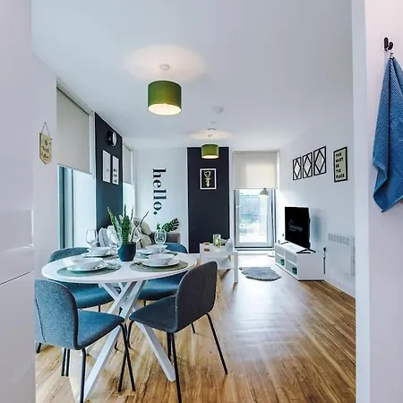 Apartment Media 2bed Apartment, Amazing Views, Smart Tv, Perfect For Contractors, Professionals, Families And Leisure *