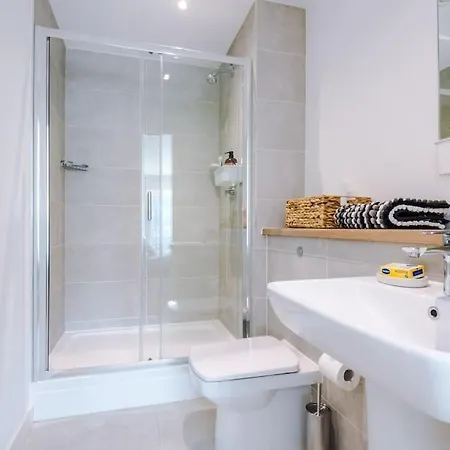 Media 2bed Apartment, Amazing Views, Smart Tv, Perfect For Contractors, Professionals, Families And Leisure *