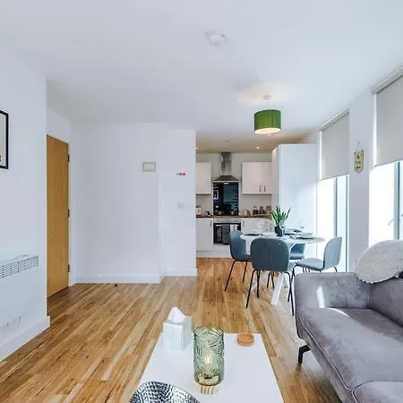 Media 2bed Apartment, Amazing Views, Smart Tv, Perfect For Contractors, Professionals, Families And Leisure Apartment Manchester