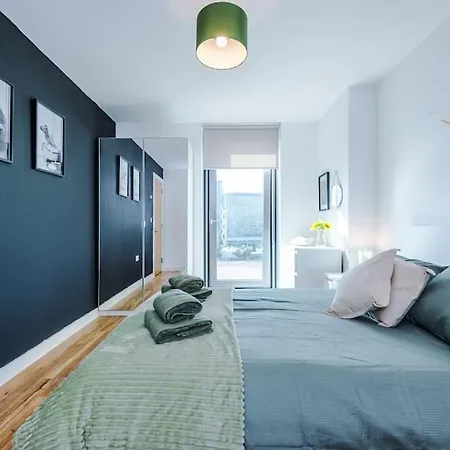 Media 2bed Apartment, Amazing Views, Smart Tv, Perfect For Contractors, Professionals, Families And Leisure *