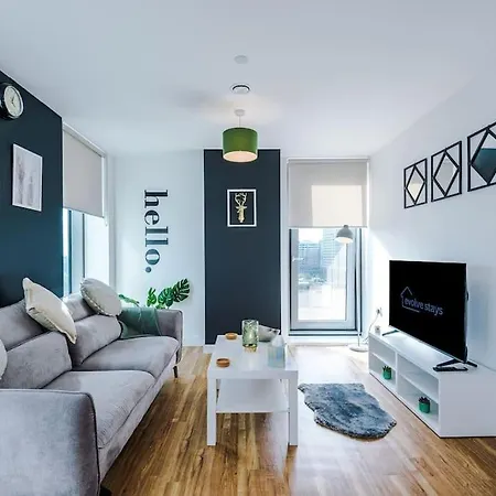 Apartment Media 2bed Apartment, Amazing Views, Smart Tv, Perfect For Contractors, Professionals, Families And Leisure Manchester