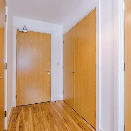 Media 2bed Apartment, Amazing Views, Smart Tv, Perfect For Contractors, Professionals, Families And Leisure *