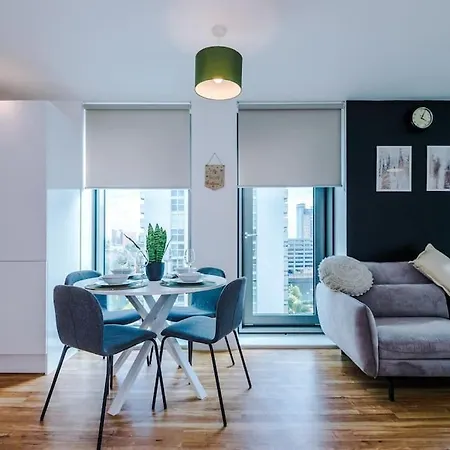 Media 2bed Apartment, Amazing Views, Smart Tv, Perfect For Contractors, Professionals, Families And Leisure *