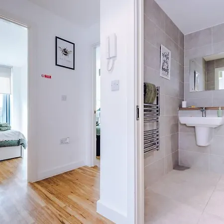 Media 2bed Apartment, Amazing Views, Smart Tv, Perfect For Contractors, Professionals, Families And Leisure * Manchester