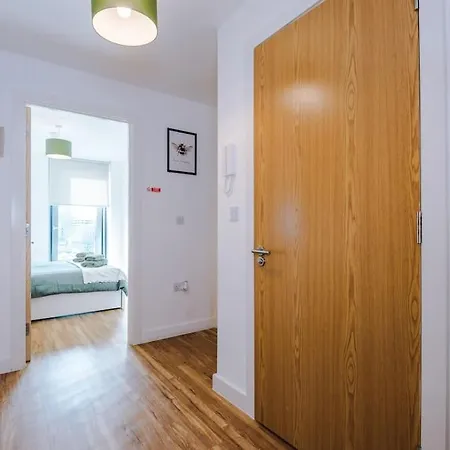 Media 2bed Apartment, Amazing Views, Smart Tv, Perfect For Contractors, Professionals, Families And Leisure