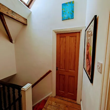 Villa Detached House With Gated Parking In Whalley Range Manchester