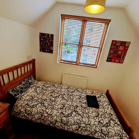 Detached House With Gated Parking In Whalley Range