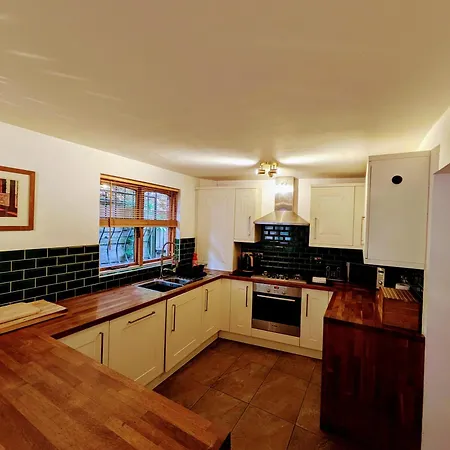 Detached House With Gated Parking In Whalley Range * Manchester