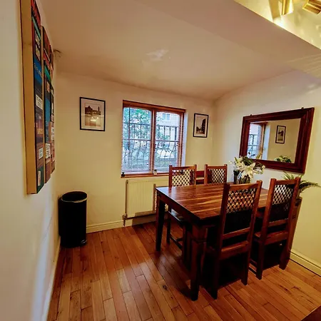 Detached House With Gated Parking In Whalley Range