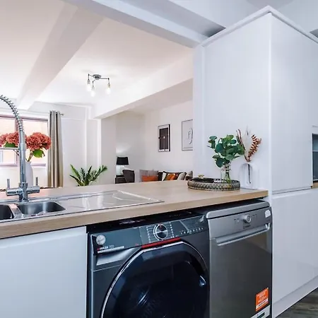 City Centre 2 Bed 2bath Apartament