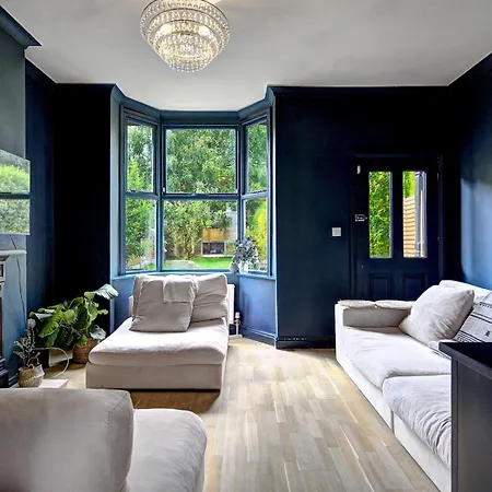 Pass The Keys Peaceful Boutique Period Didsbury Ferienhaus *