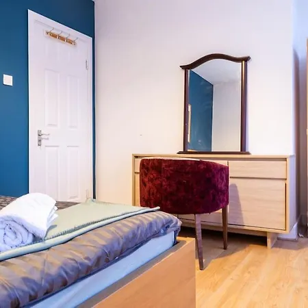 Luxury 2br - View Escape Апартаменты
