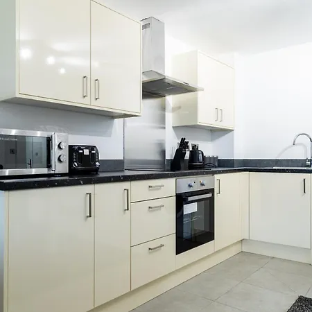 Spacious Ground Floor Near Old Trafford Stadium * Manchester