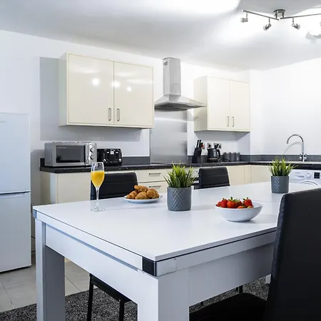 Apartment Spacious Ground Floor Near Old Trafford Stadium