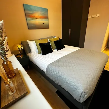 Stunning 2br In Chinatown *