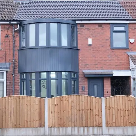 Semesterbostad Entire 3-bed House Sleeps 5 W Parking *