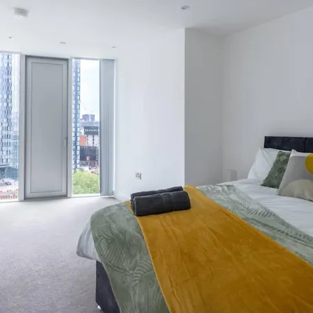 Apartment Spacious Skyline View 2bed *