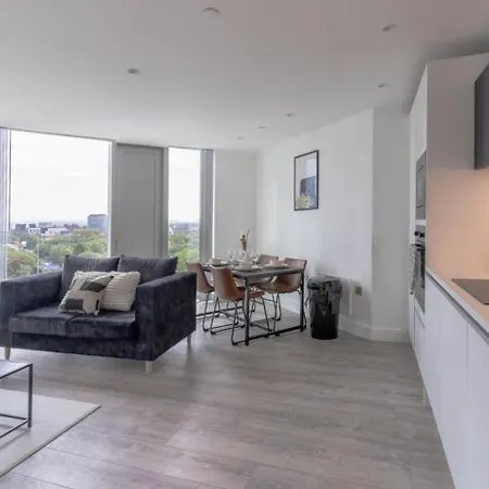 Apartment Spacious Skyline View 2bed Manchester