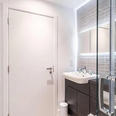 Apartamento Modern & Bright 2 Bed In *
