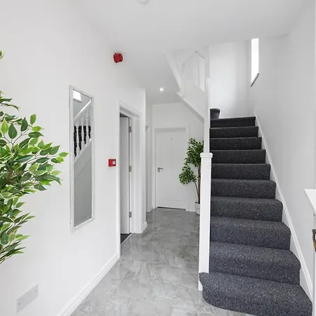 Casa vacanze The Kent Luxury House Sleeps 14 Free Parking *