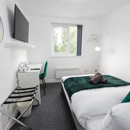 The Kent Luxury House Sleeps 14 Free Parking Дом отдыха