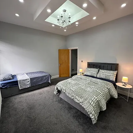 Cozy House - With Host Onsite *